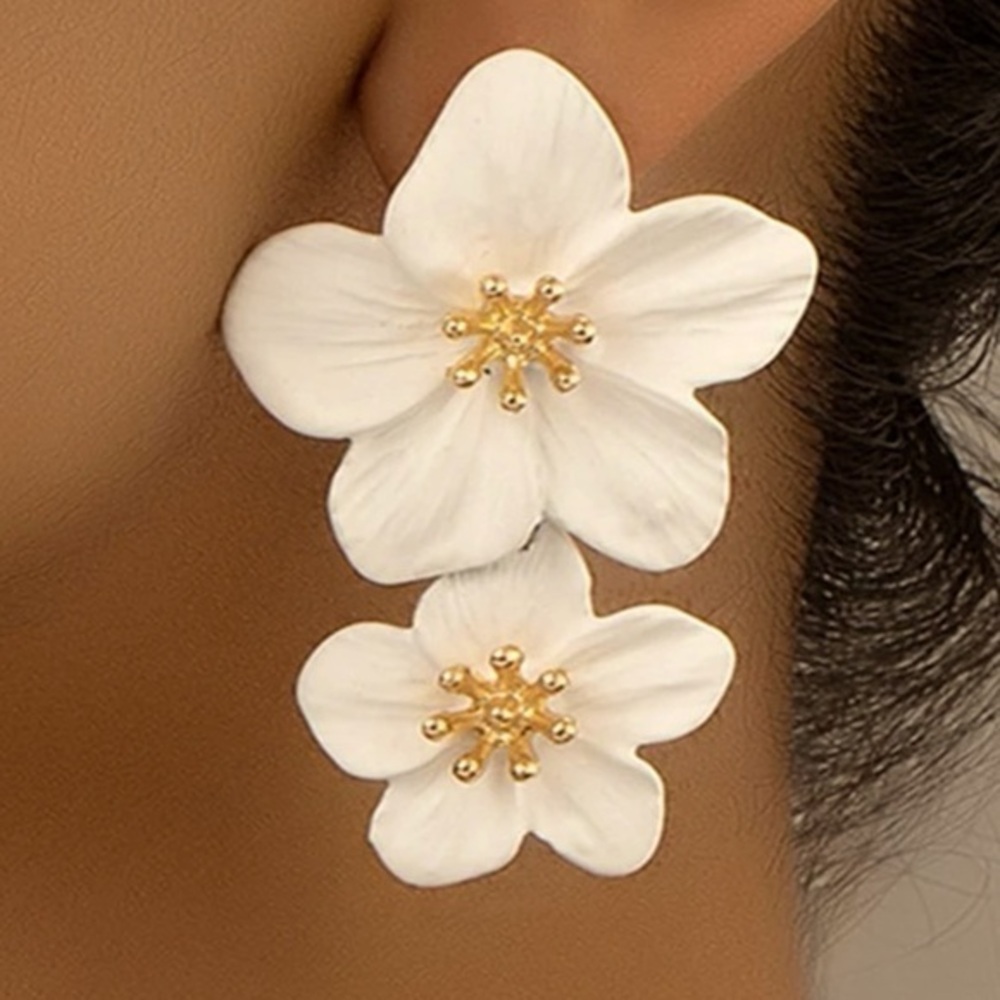 Anthropologie  Shashi white gold flower Earrings NWT